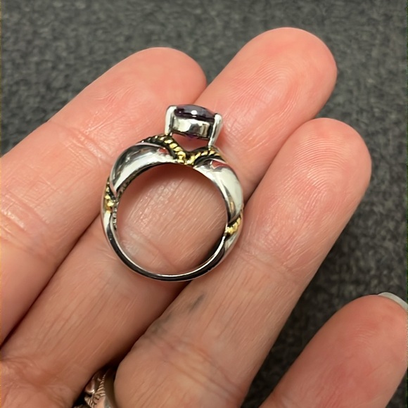 🍐TRADED🍐Simulated Amethyst on 2-toned Rope twist ring, Size 6 - Picture 10 of 10